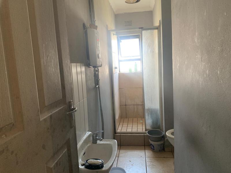7 Bedroom Property for Sale in Bonteheuwel Western Cape